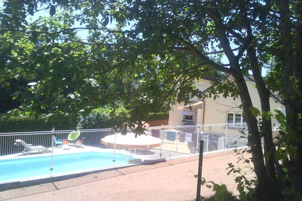 Maison/Gite Familial Dans Le Jura A 200M Du Lac Avec Piscine Privee Marigny  Exterior photo