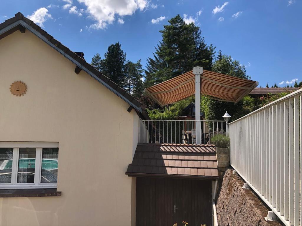 Maison/Gite Familial Dans Le Jura A 200M Du Lac Avec Piscine Privee Marigny  Exterior photo